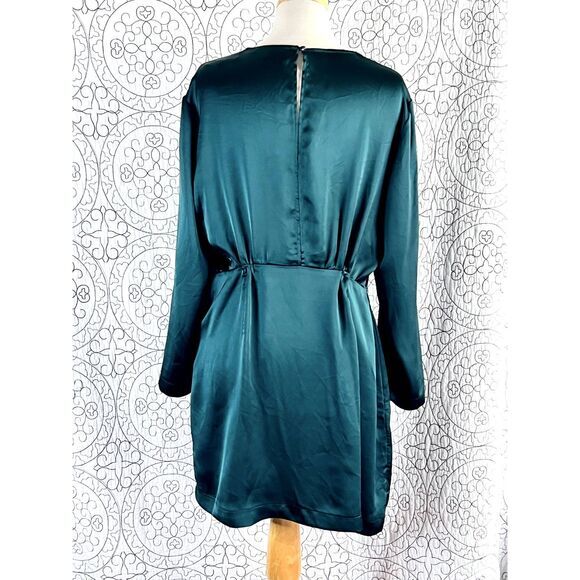 Dynamite Dress Emerald Green Long Sleeved Satin Women's L - Picture 3 of 8